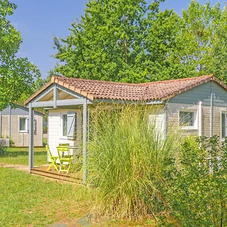 Cosy By The River For 6 Guests Hébergement de vacances *