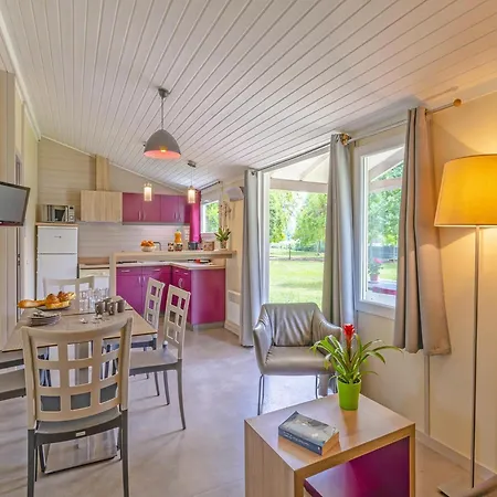 Cosy By The River For 6 Guests * Castelmoron-sur-Lot